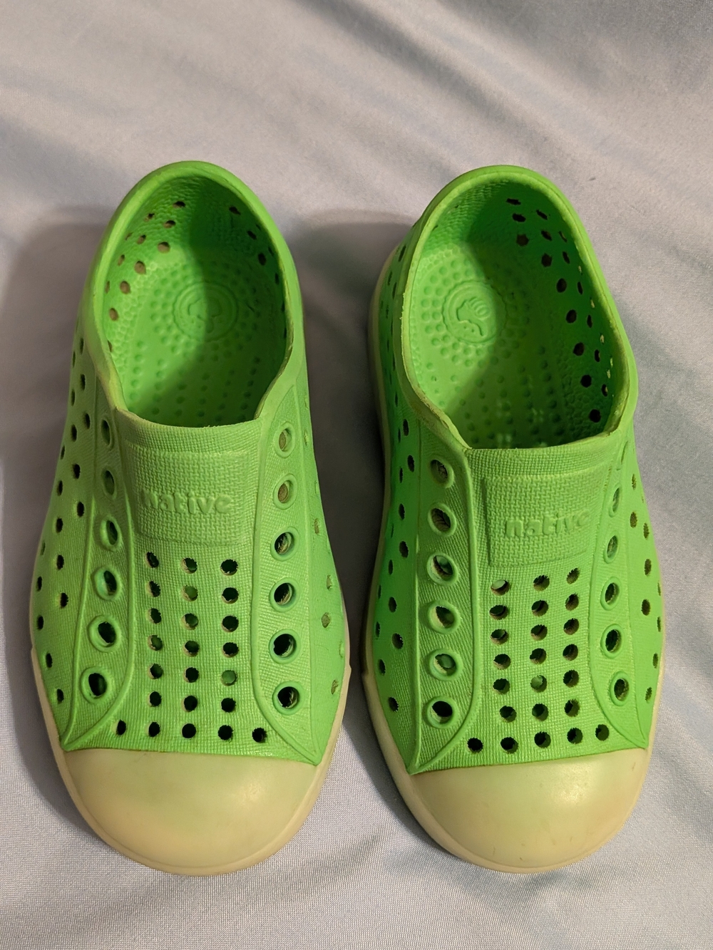 Native Jefferson Glow In The Dark Shoes in Bright Green